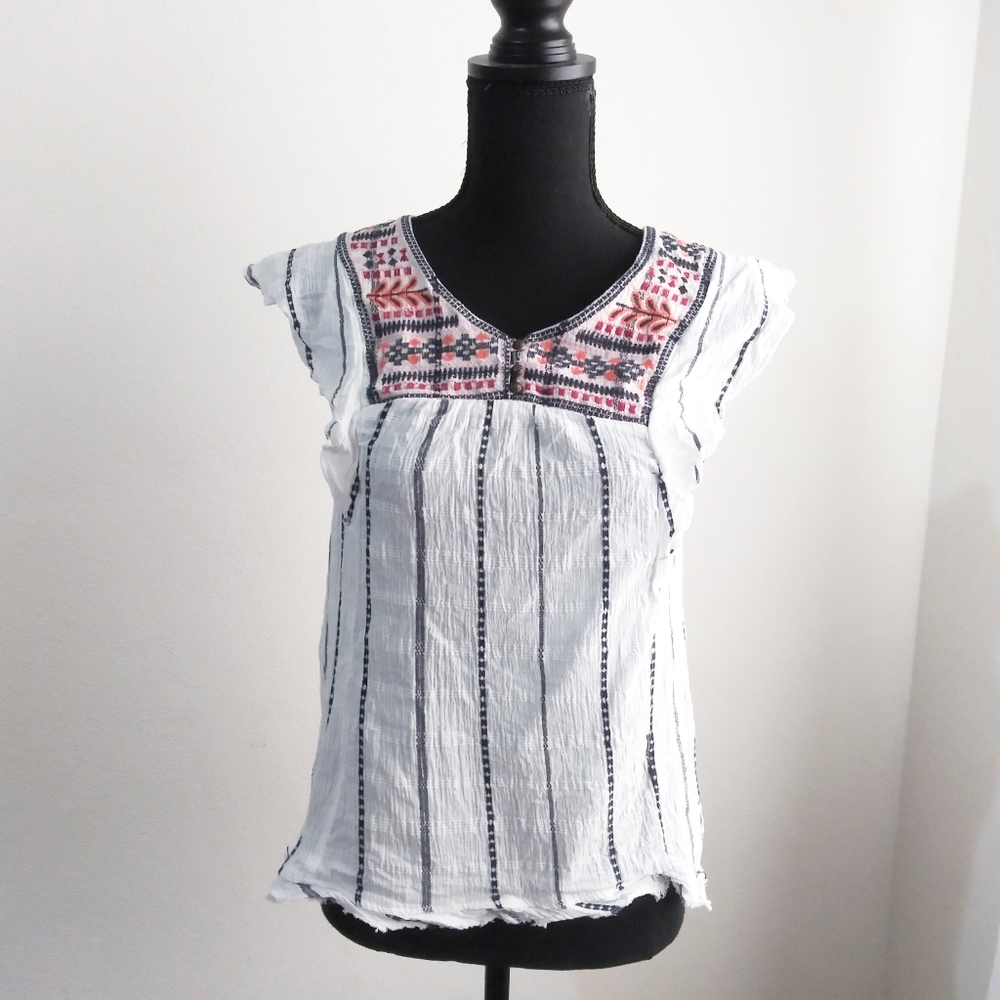 Knox Rose XS white embroidered peasant blouse